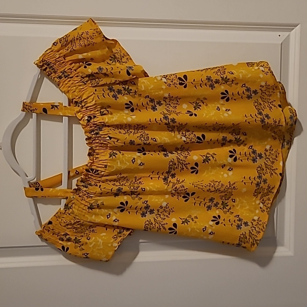 Sienna Sky yellow floral top